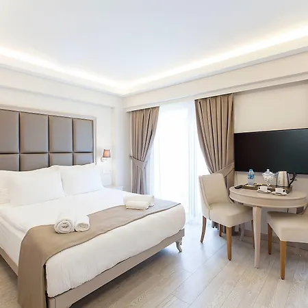 Perla Galata 3*