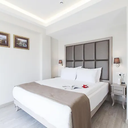 Perla Galata 3*