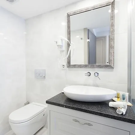 Perla Galata Hotel