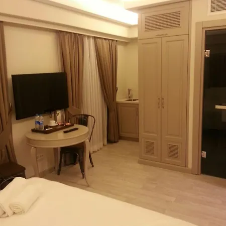 Perla Galata 3*