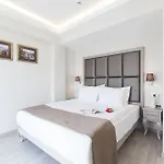 Perla Galata 3*